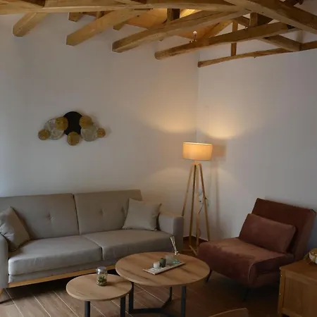 Laskarina Apartment *